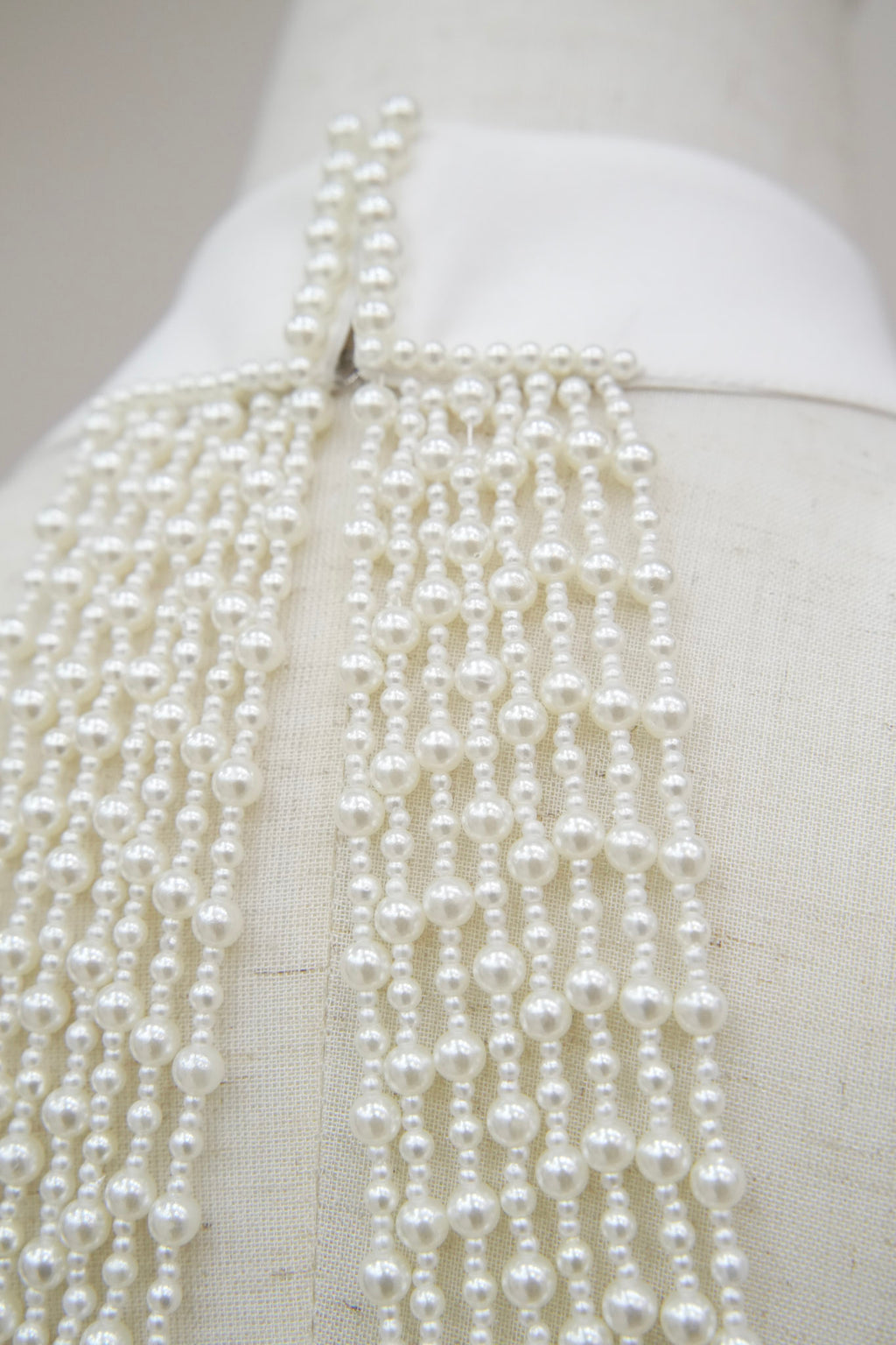 Infinite Echo (white)